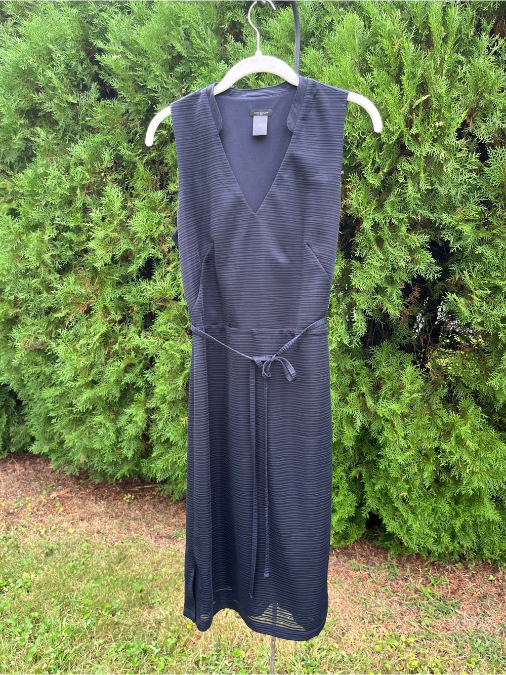 Ann Taylor Deep Navy Textured V-Neck Sleeveless Midi Dress with Waist Tie